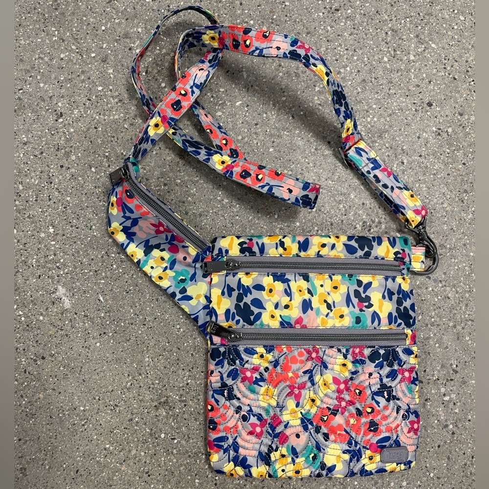 Lug Skipper SE Crossbody Bag in Multi Floral Wildflower EUC - Picture 6 of 16